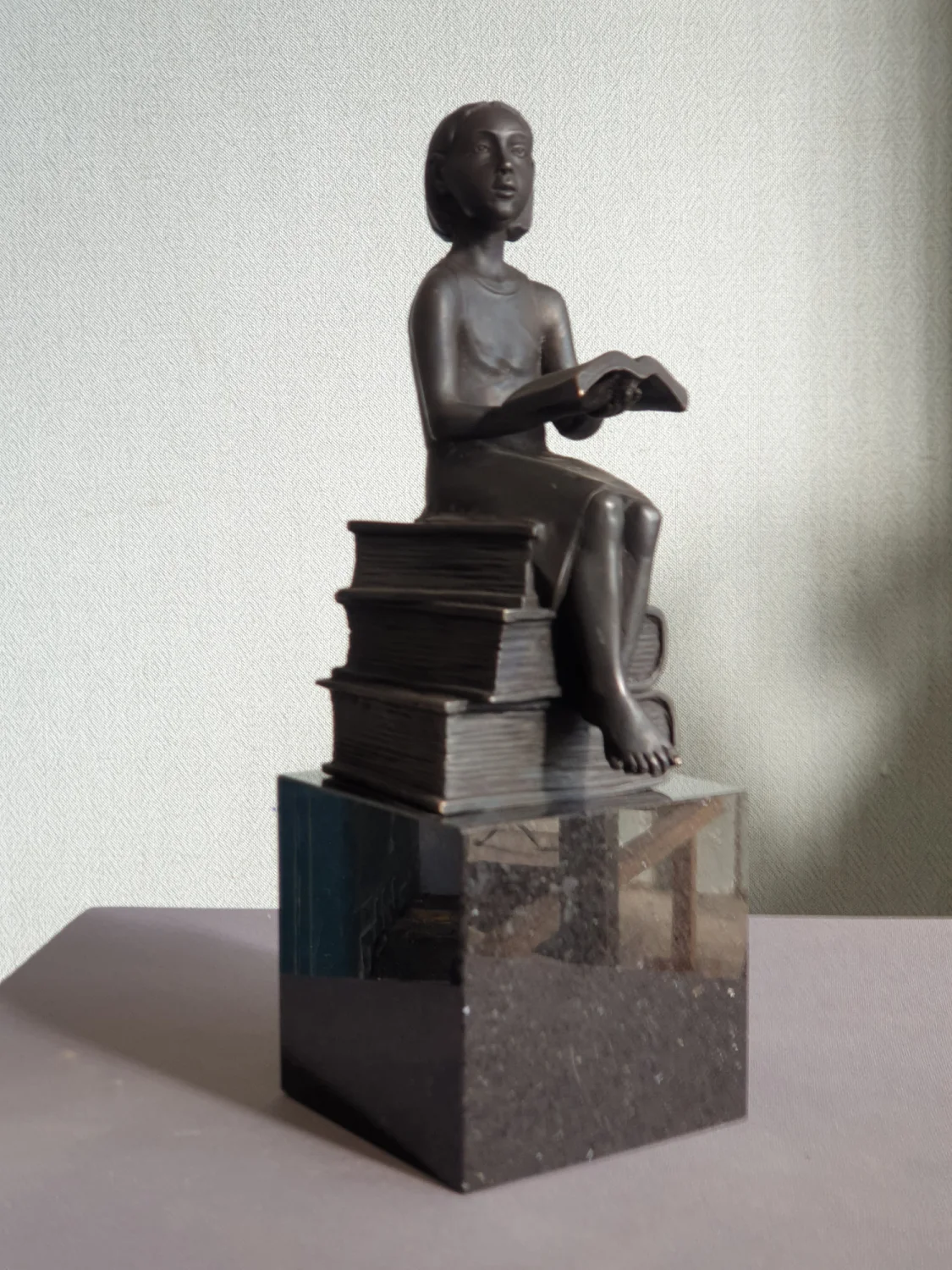 Skaitanti mergaitė – Liutauras Griežė (3)